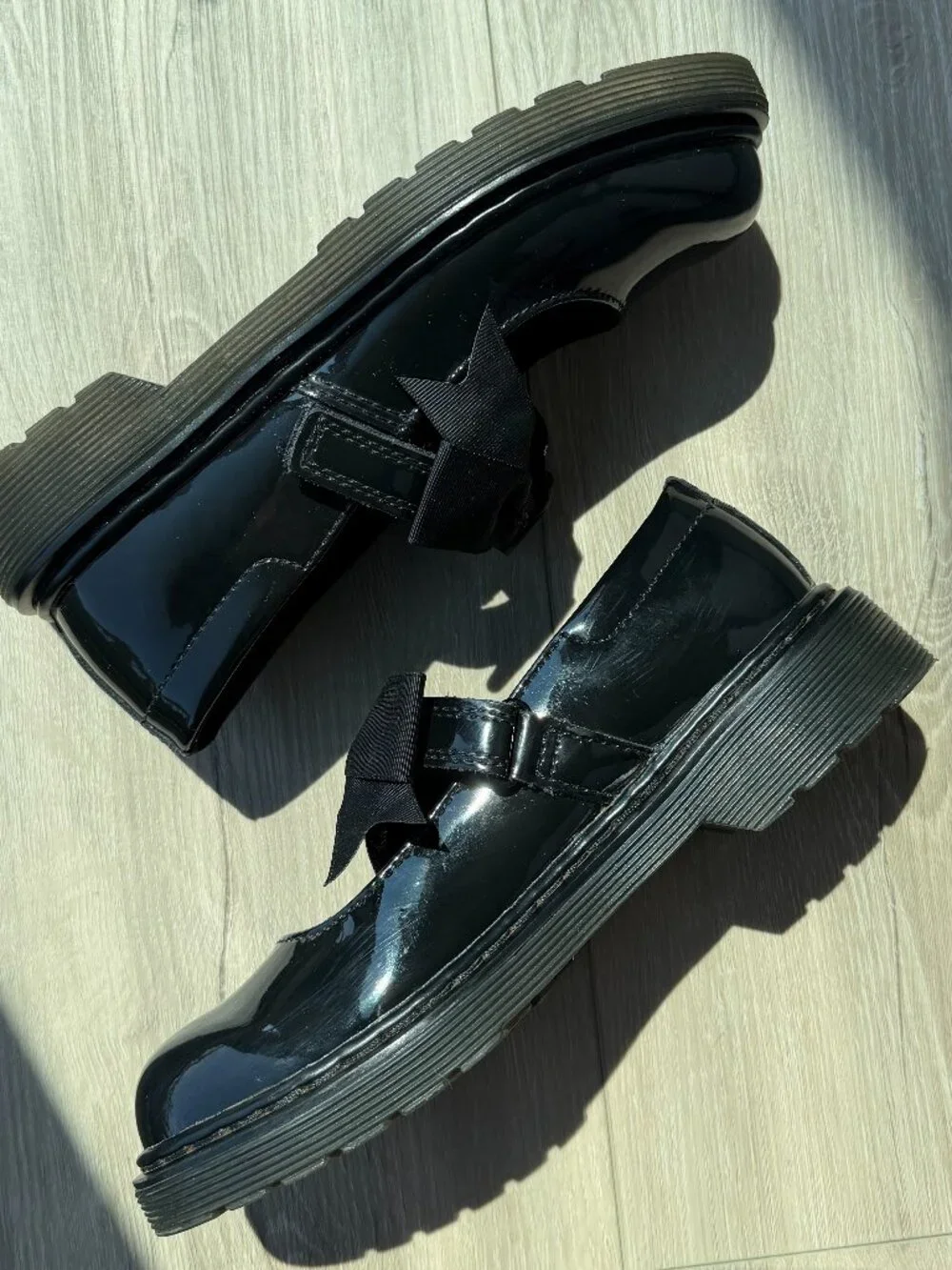 Dr. Martens Maccy II Patent Leather Mary Jane – Big Kids US 2